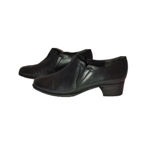 Munro Loafers Size 5.5M